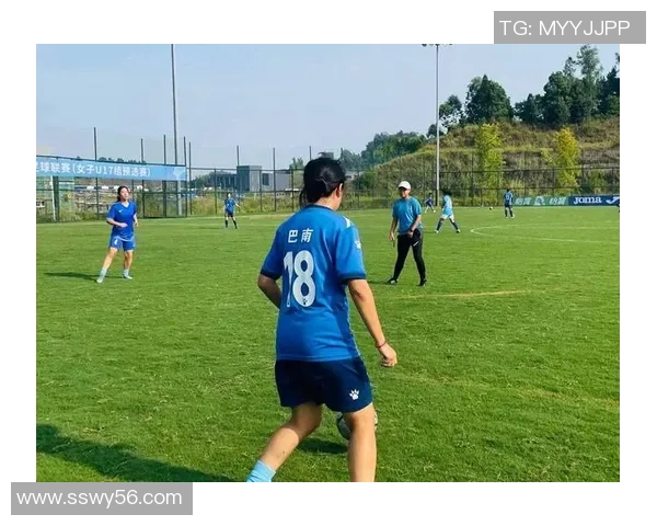 足球明星的踢球技巧与训练秘诀揭秘，助你提升球技水平的全方位指南